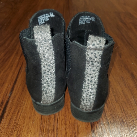 EUC Very G Black Booties w/ Leopard Heel Stripe - Picture 5 of 6